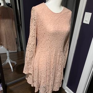 5 for $25 —H&M blush lace dress